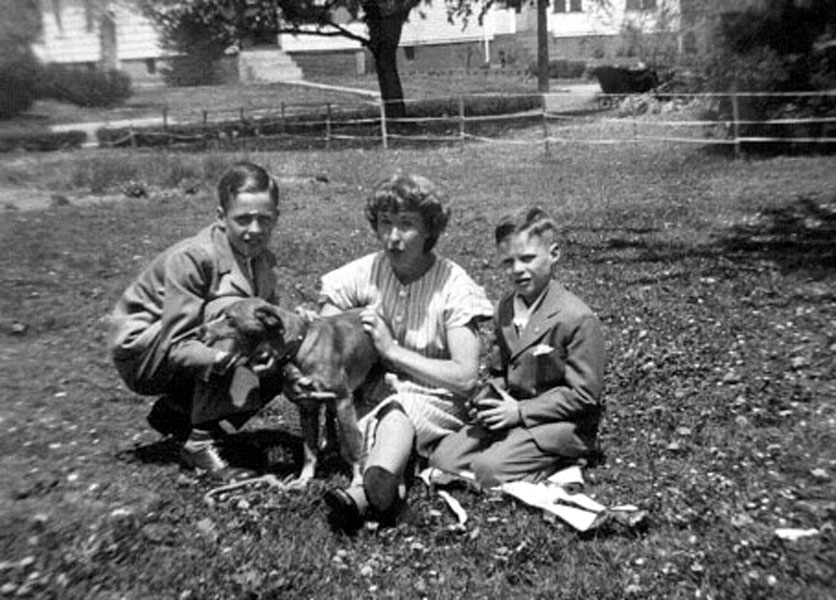 ../Images/Mom, Rich, Dan, Boots.jpg